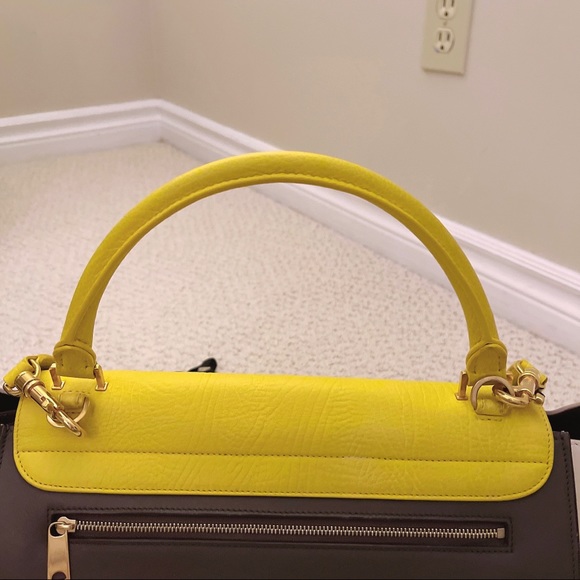 ✨✨Celine Medium Trapeze Bag ✨✨ - Picture 8 of 16